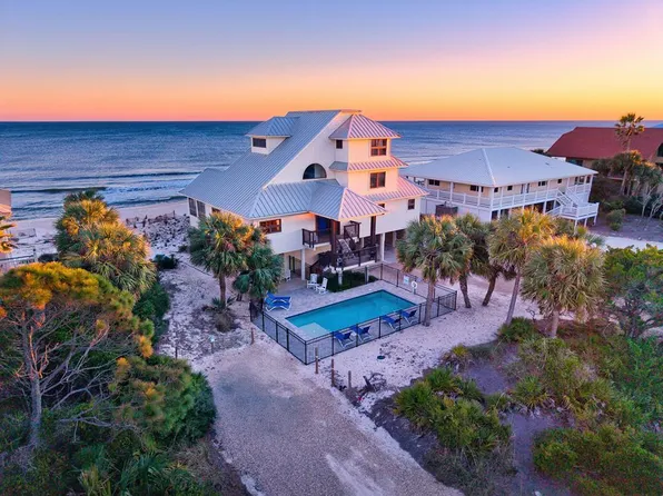 1940 Nautilus Dr, Eastpoint, FL 32328