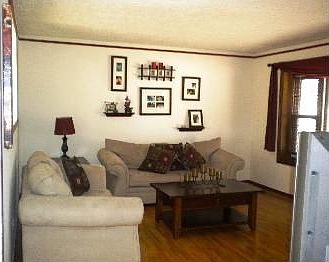 2nd image of 9889 Hamilton St