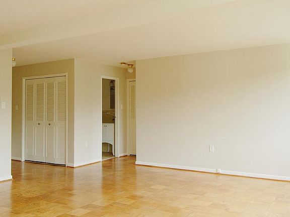 4th image of 10201 Grosvenor Pl APT 925
