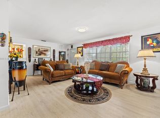 7051 SW 2nd Ct, Pembroke Pines, FL 33023