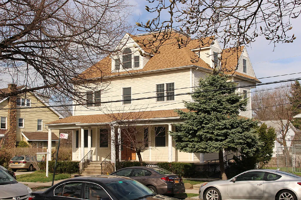 3575 162nd St photo 1