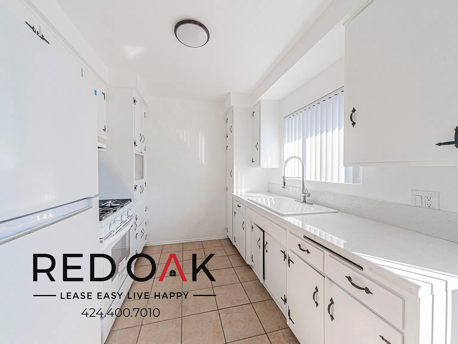 Sunlit One Bedroom with Eat-In Kitchen, On-Site Laundry, and Included Parking ~ In Prime Reseda! — Photo 2