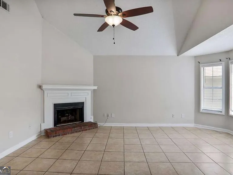 3756 Old Oak Ct — Photo 2