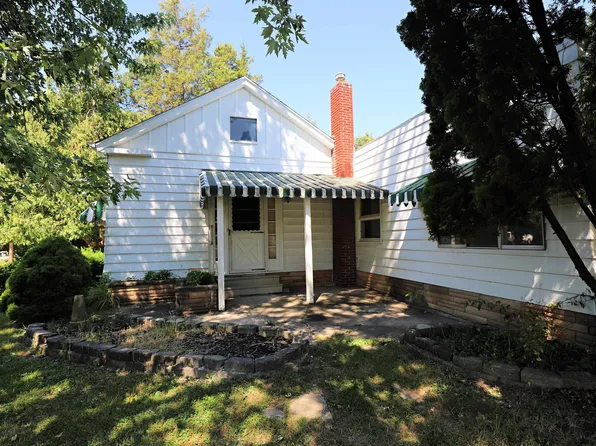 825 E River Rd, Flushing, MI 48433