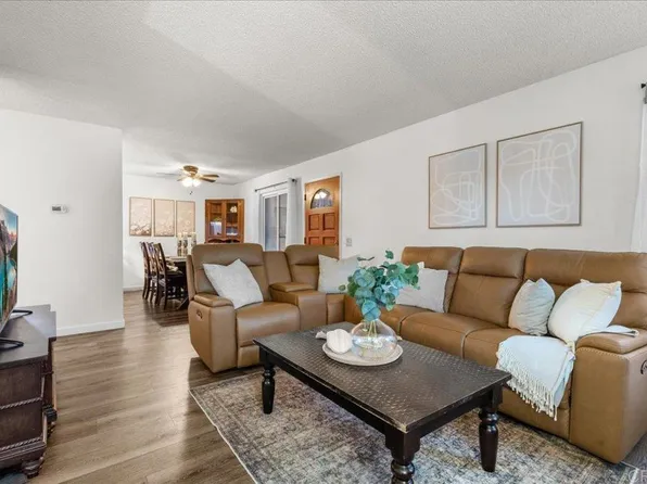 1941 Wellington Ln Unit 1, Vista, CA 92081