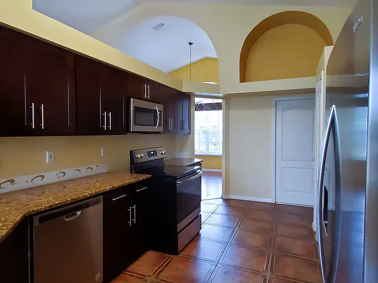 18110 Palm Breeze Dr — Photo 4