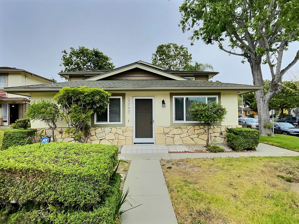 1262 Carlsbad Pl