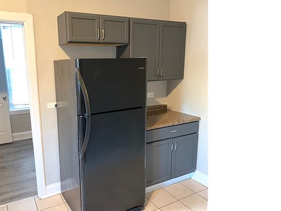 3rd image of 7111 S Greenwood Ave #1