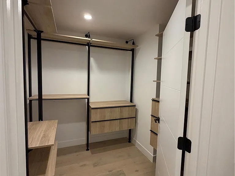1123 S Shenandoah St #303 — Photo 10