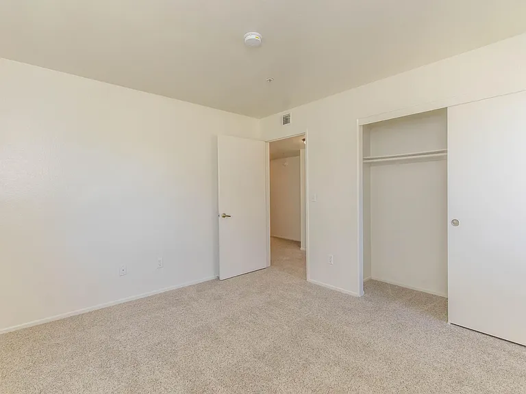 Cambridge Village Apartments — Photo 55