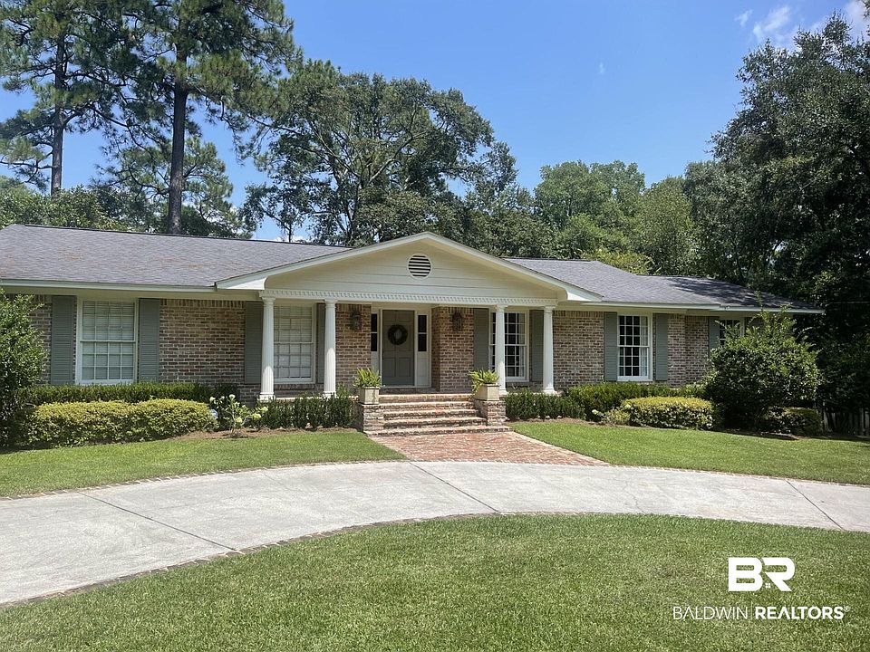 1st image of 101 Llewelyn Ct