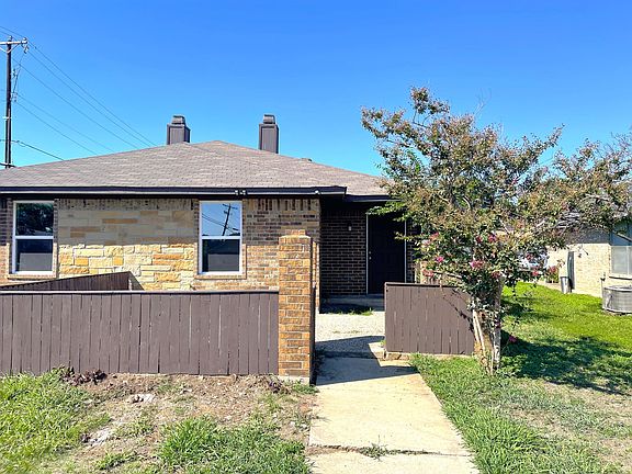 2nd image of 216 Christina Pl