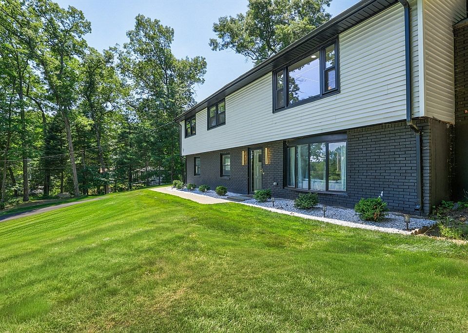 1st image of 17 Institute Rd