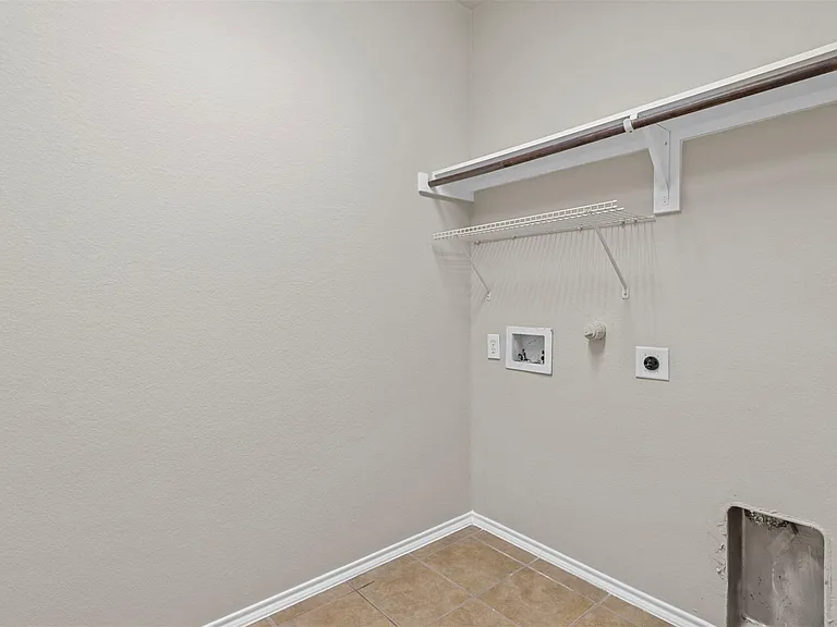 5417 Beacon Ln — Photo 16