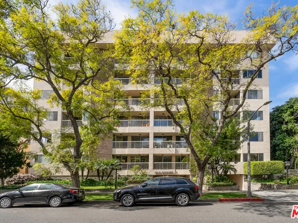 441 N Oakhurst Dr APT 206, Beverly Hills, CA 90210