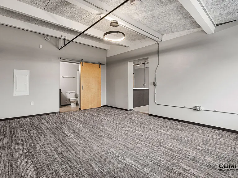 The Howard Apartments — Photo 43