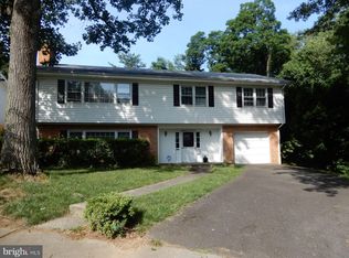 3812 N Ridgeview Rd, Arlington, VA 22207