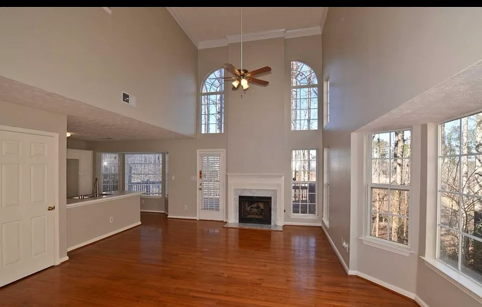 3 bed, 1618 sqft, $2,000 — Photo 1