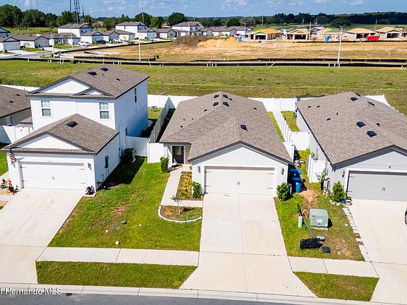 3rd image of 5225 Cricket Rd