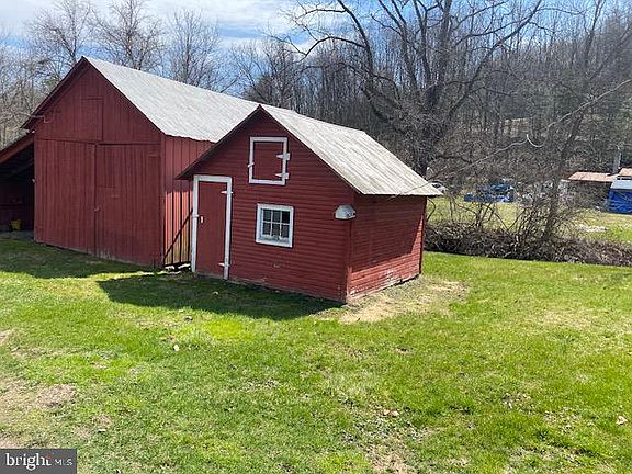 5th image of 446 Pyle Rd