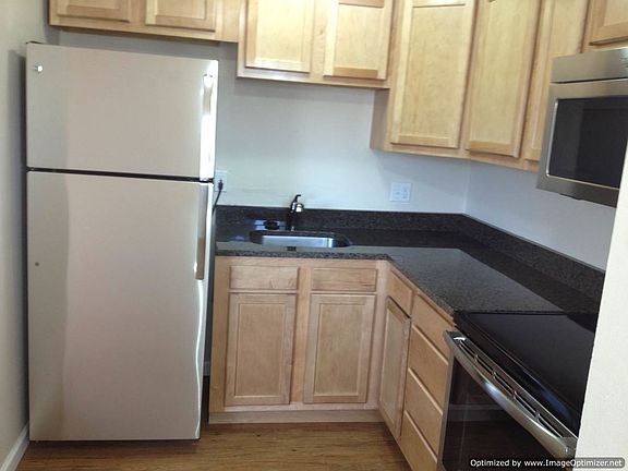 3rd image of 1459 Detroit St APT 300