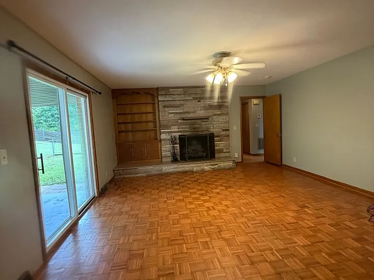 942 Margaret Dr — Photo 44