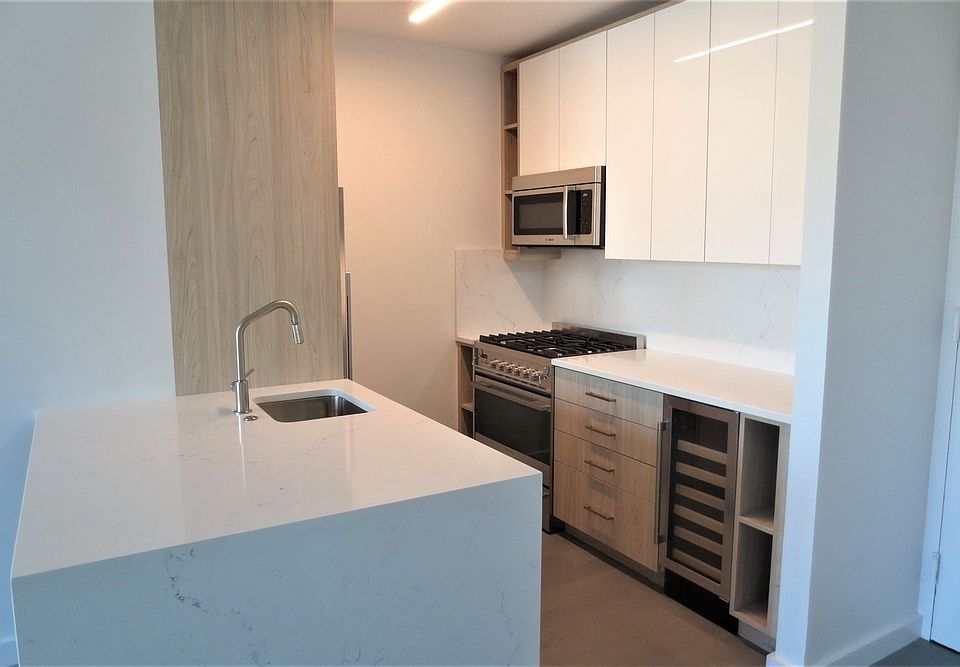1st image of 101 W End Ave APT 17K