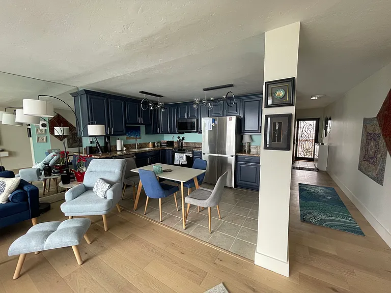 5015 Santa Cruz Ave #303 — Photo 14