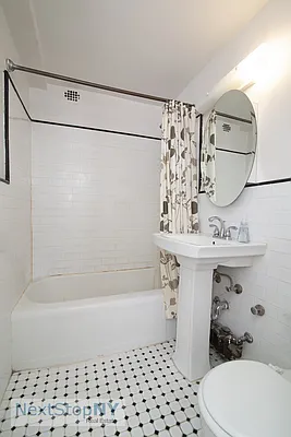 Rented by NextStopNY | media 3