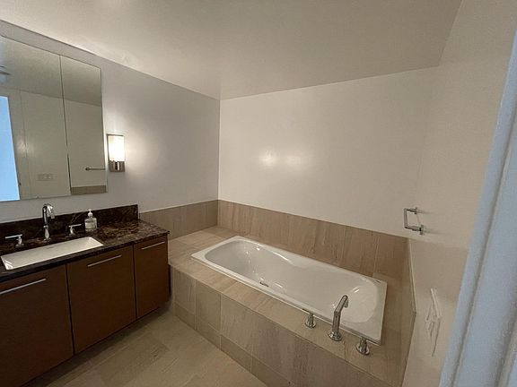 3rd image of 301 Mission St APT 22J