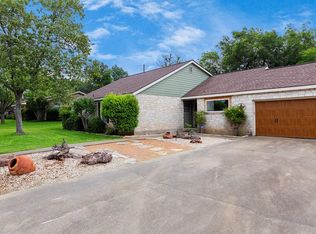212 W Driftwood Dr, Fredericksburg, TX 78624
