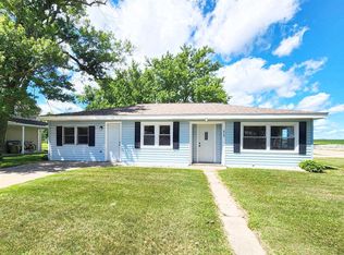 920 E Butler St, Manchester, IA 52057