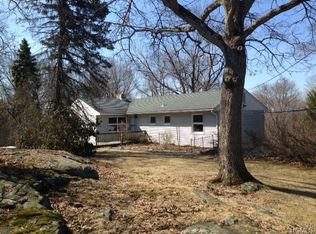 21 Iris Ct, Carmel, NY 10512