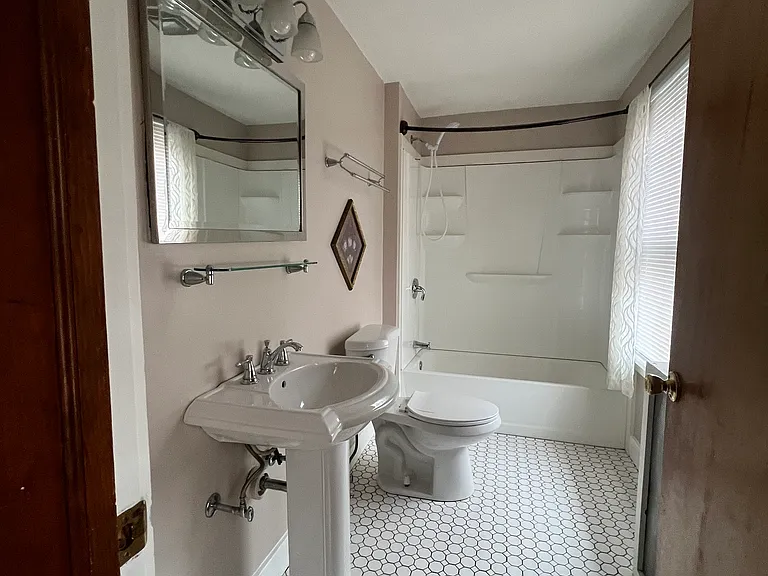234 E Hamilton Ave — Photo 31