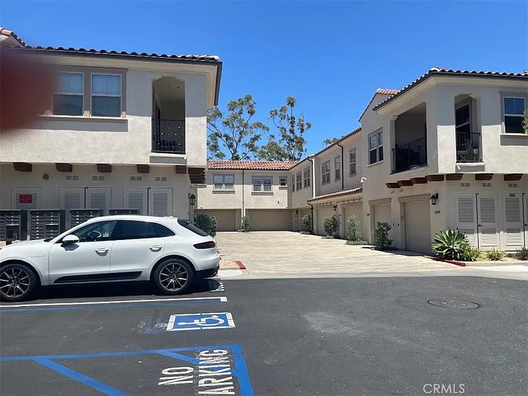 1412 El Paseo — Photo 2