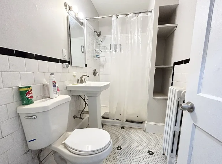 120-122 Hillside St #2 — Photo 8