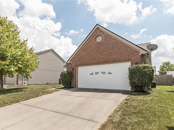 4th image of 739 Woodcote Ln