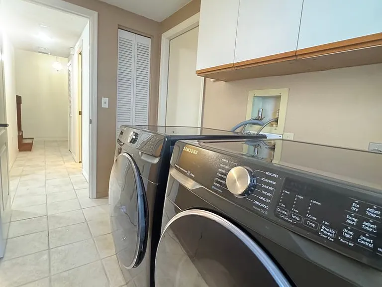 6077 Marella Dr — Photo 41