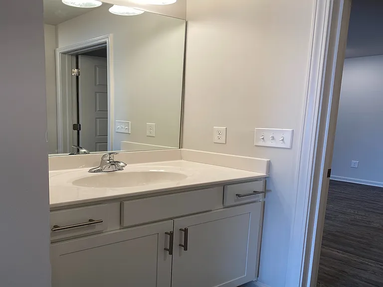 Guest Bathroom (2)
