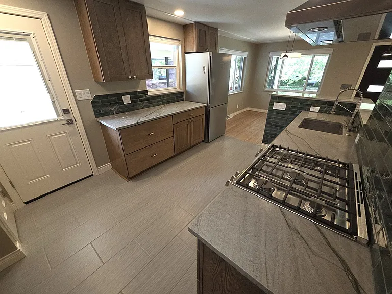 760 Josephine St — Photo 14