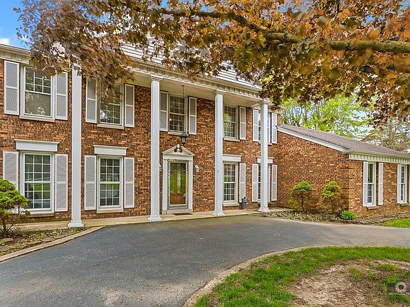 3rd image of 39W093 Silver Glen Rd