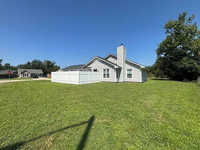 6800 Winchester Street — Photo 3