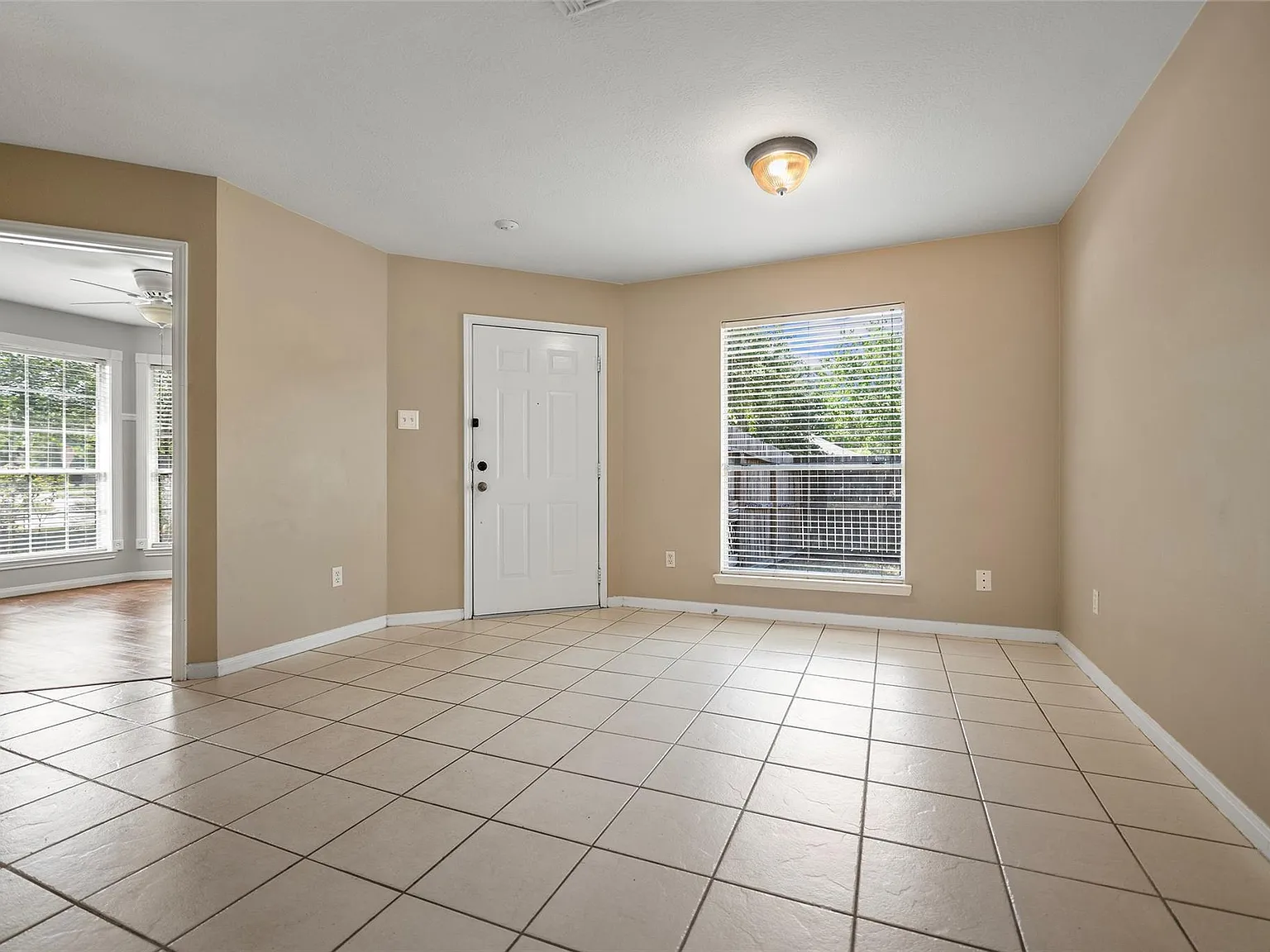 3 bed, 2.0 bath, 1519 sqft, $1,890 — Photo 4
