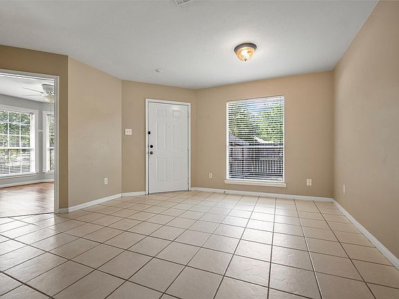 4th image of 18103 Gravenhurst Ln