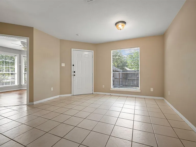 18103 Gravenhurst Ln — Photo 4