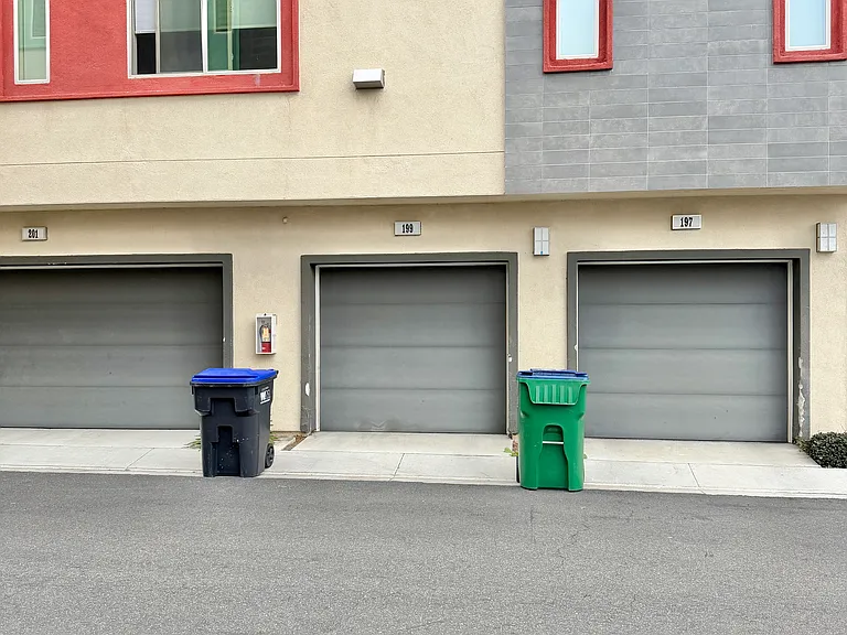 199 Bowery Way — Photo 2