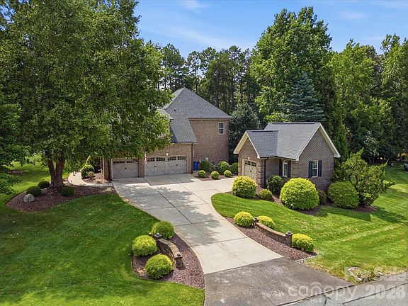 4th image of 1023 Madras Ct