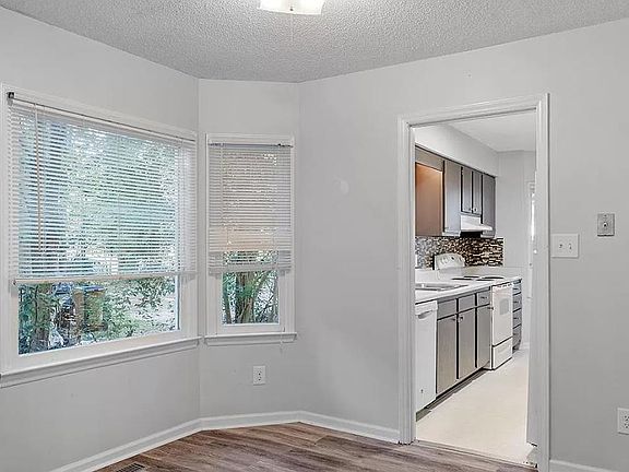 5th image of 524 Brent Rd