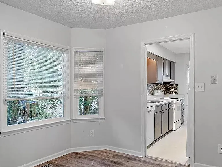 524 Brent Rd — Photo 5
