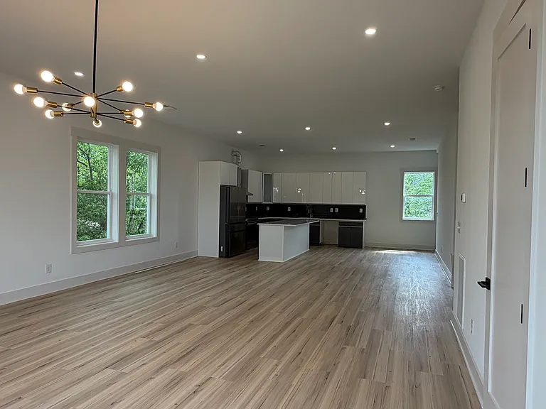 105 Hart Ln #E — Photo 10